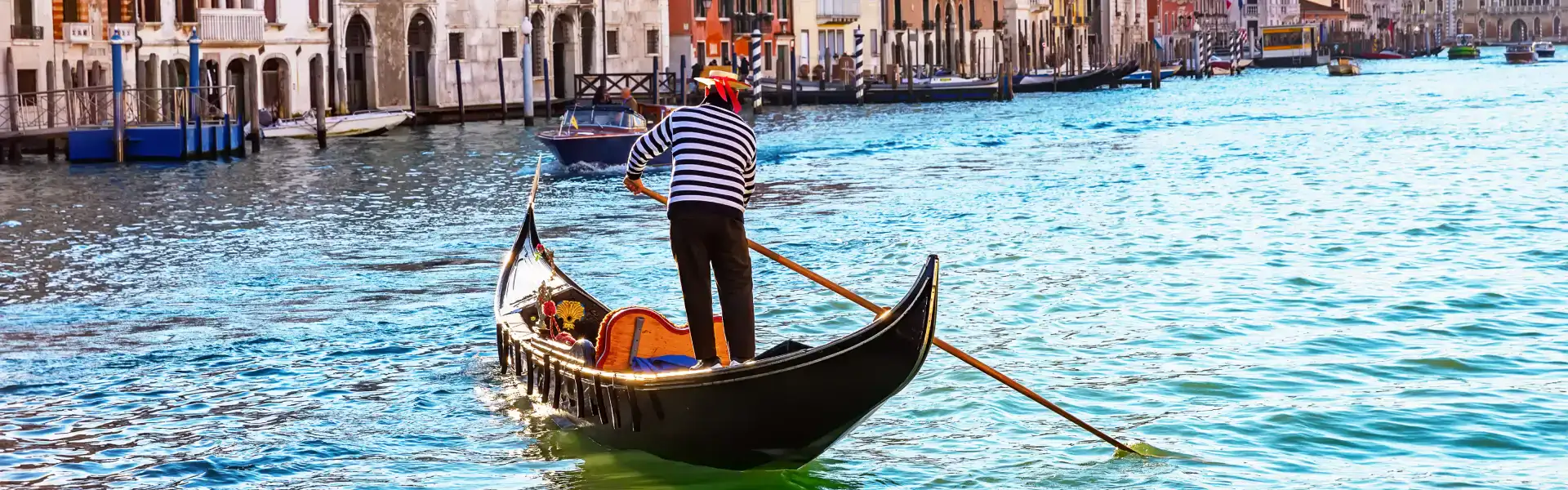 Private gondola tour in Venice for 4 people